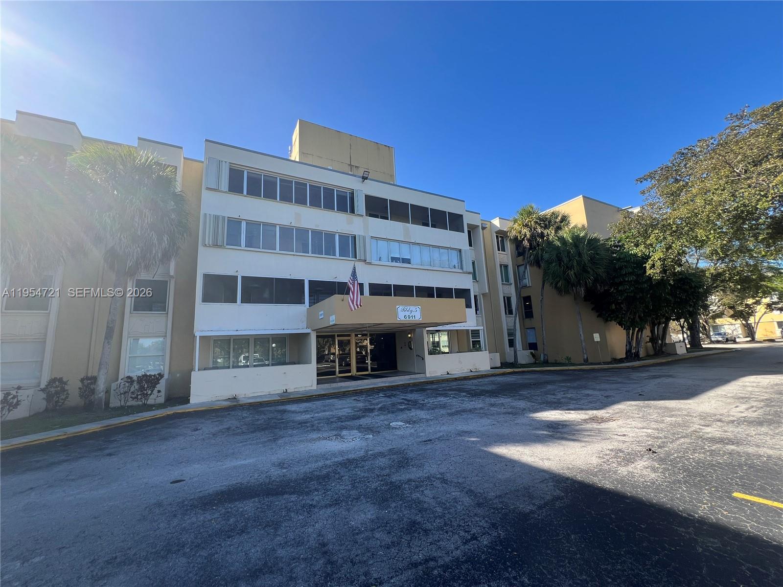 6911 SW 147 AV # 1G, Miami FL 33193