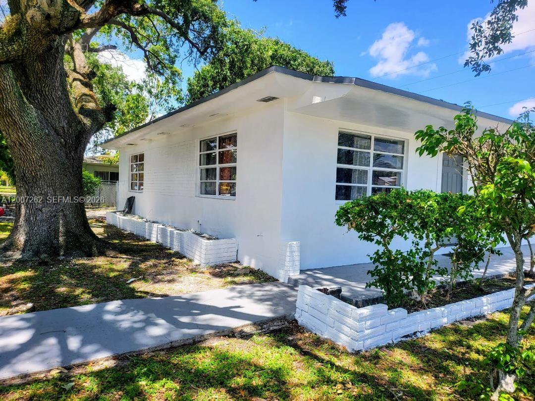 2099 NE 172 St, North Miami Beach FL 33162
