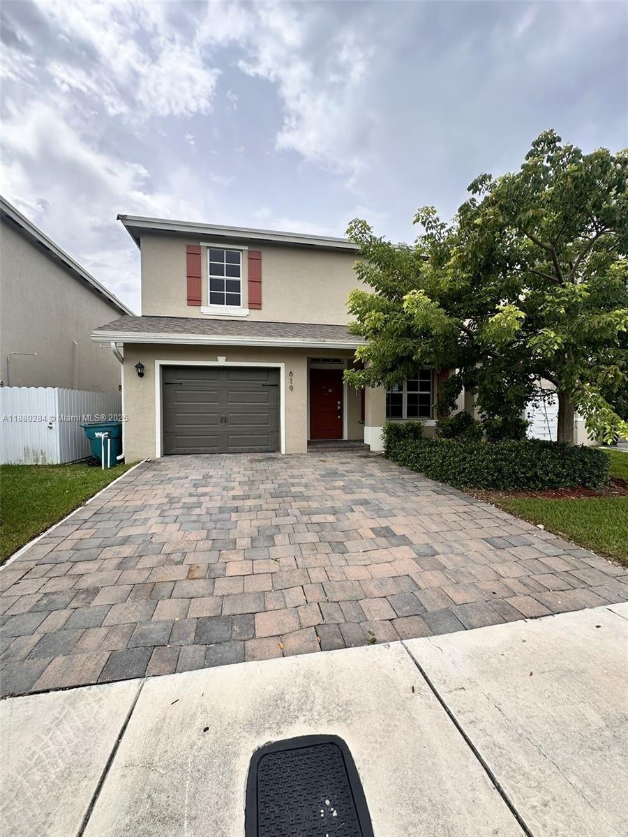 619 NE 4th St, Florida City FL 33034