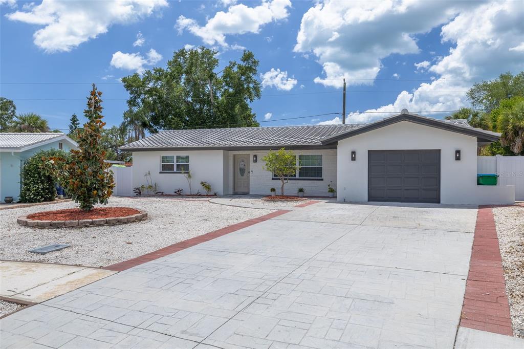 5576 WILLIAMSDALE COURT