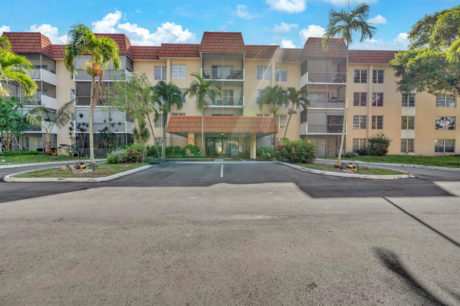 4166 Inverrary Drive # 304, Lauderhill FL 33319