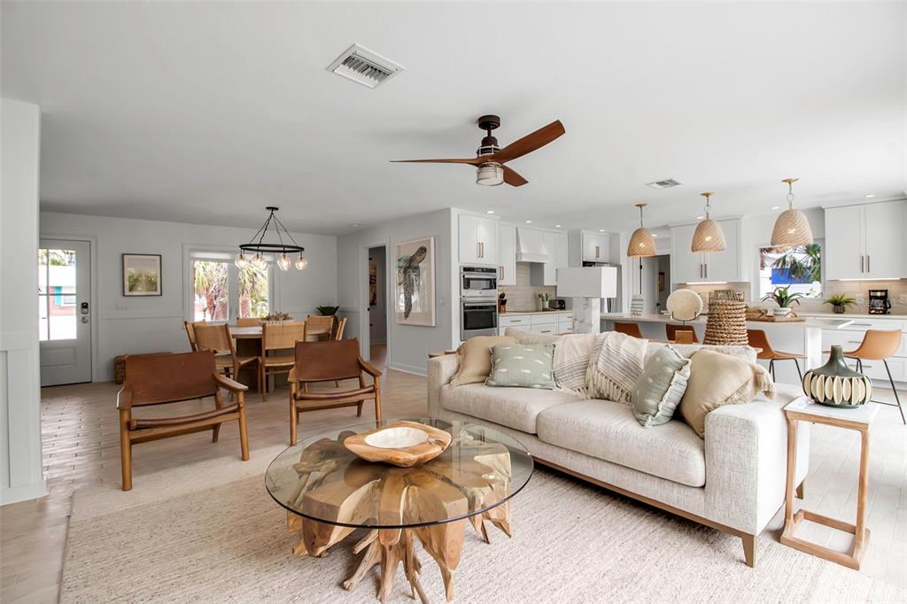 207 PEACOCK LANE, HOLMES BEACH, FL — photo 4 of 30