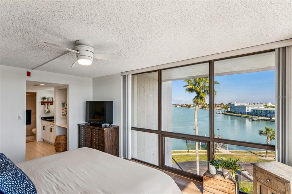 1 KEY CAPRI UNIT 312E, TREASURE ISLAND, FL — photo 4 of 30