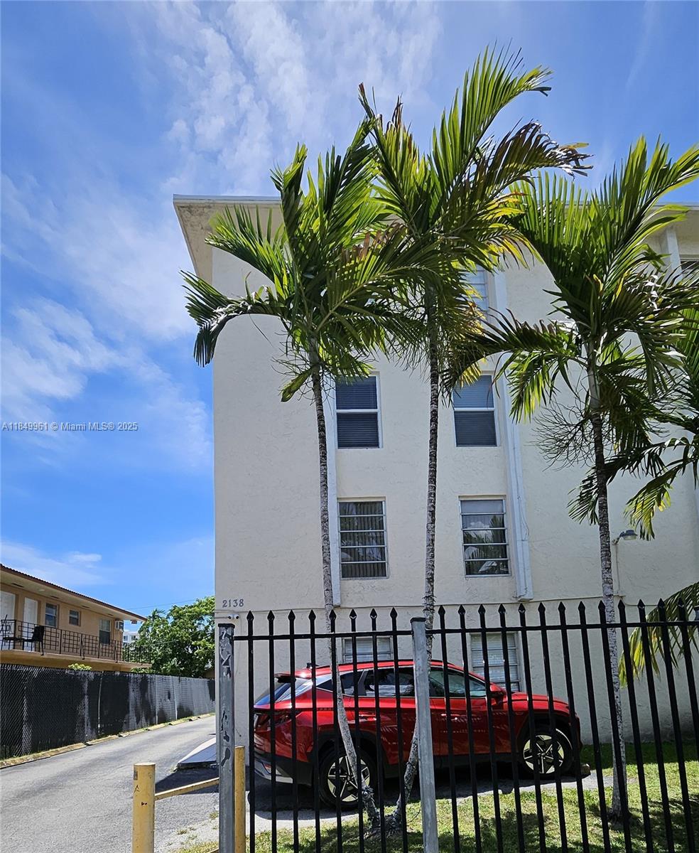 2138 SW 6 St # 403, Miami FL 33135