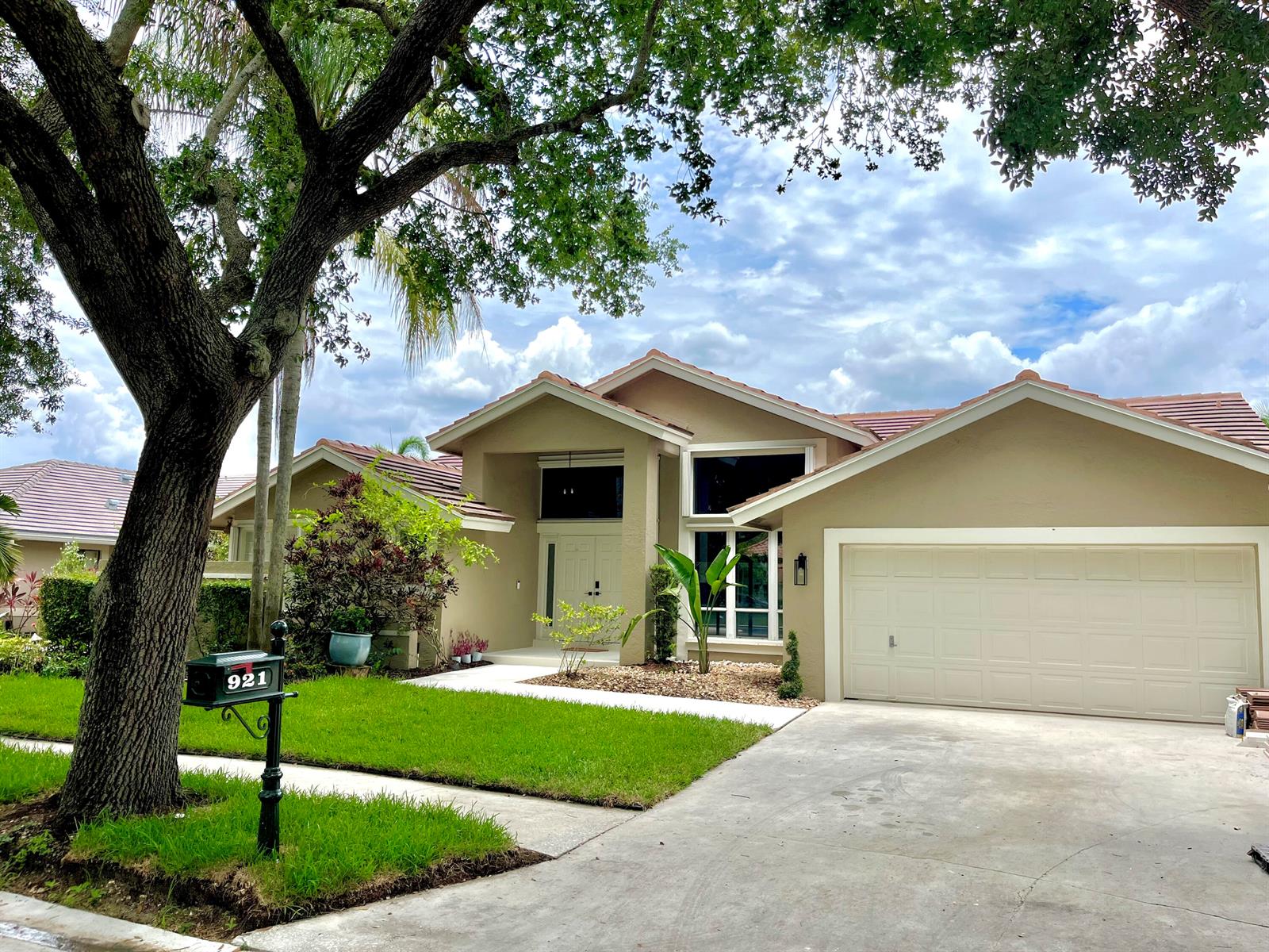 921 Lakewood Court, Weston FL 33326