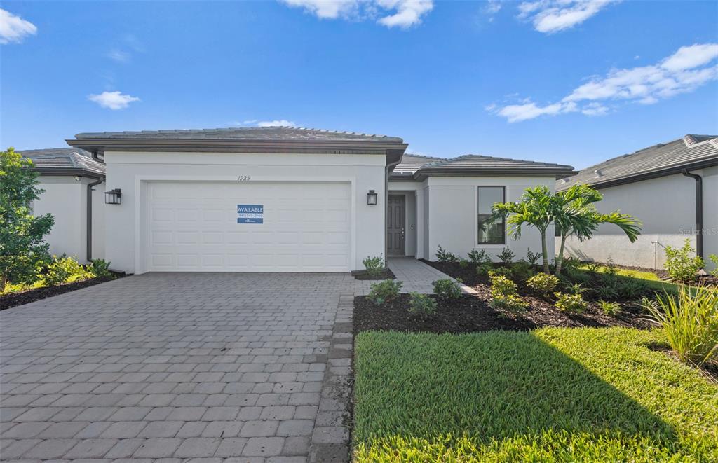 1925 PEPPER GRASS DRIVE