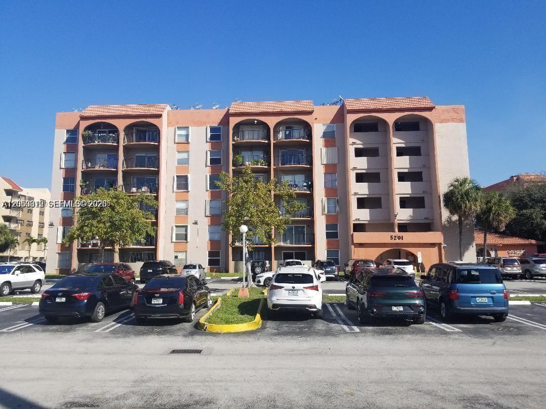 5201 NW 7th St # 408, Miami FL 33126