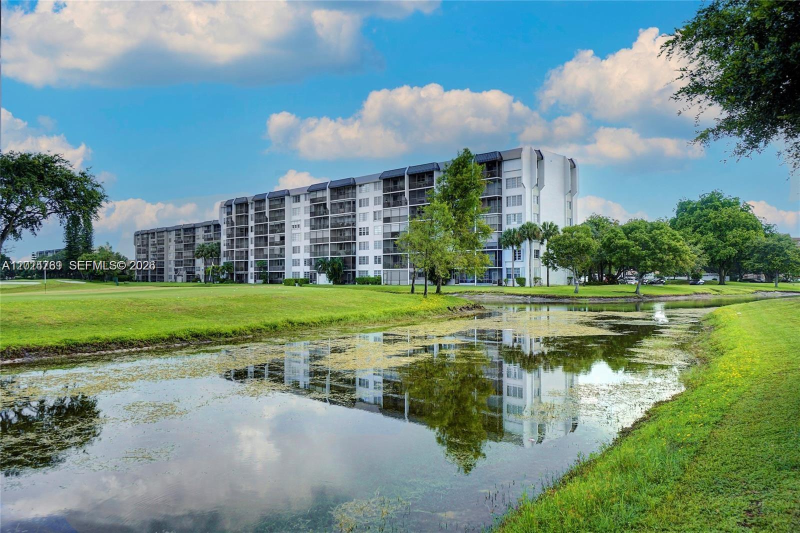 3100 W Rolling Hills Cir # 403, Davie FL 33328