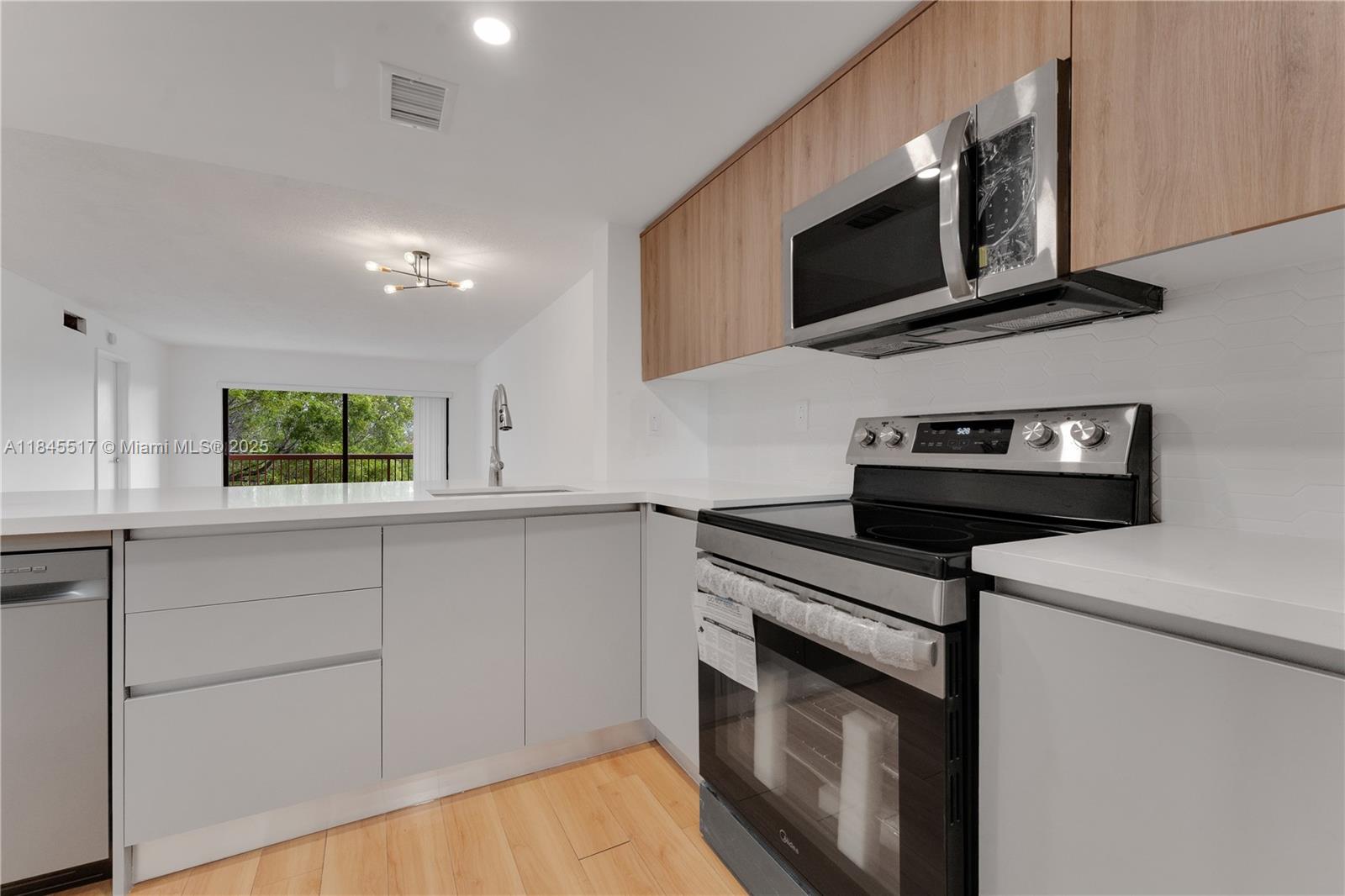 10227 NW 9th St Cir # 3, Miami FL 33172
