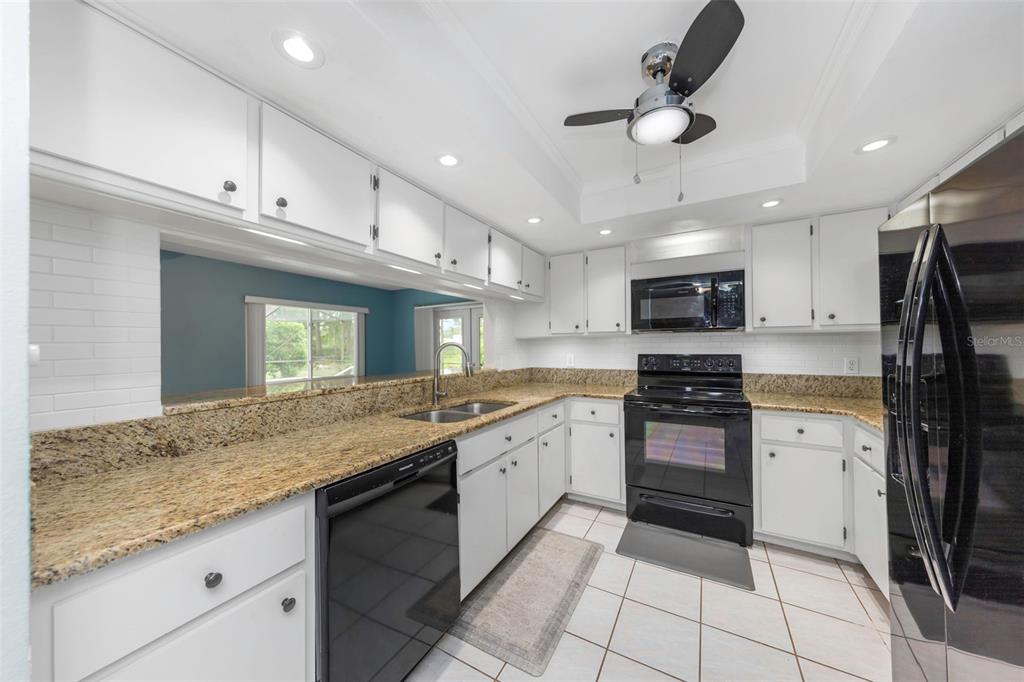9237 AMAZON DRIVE, NEW PORT RICHEY, FL — photo 4 of 29