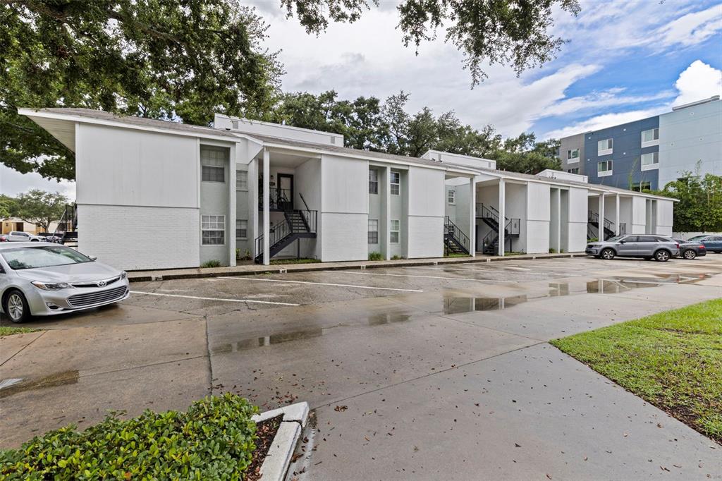 3803 N OAK DRIVE UNIT B21