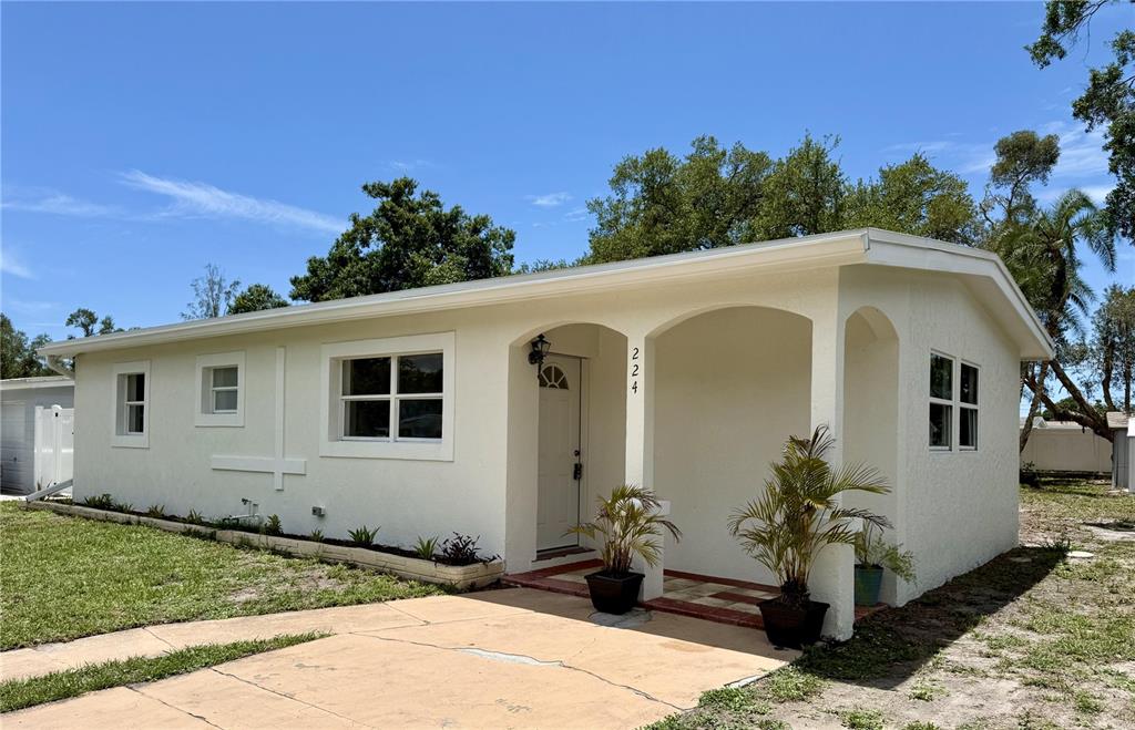 224 W CORNELIUS CIRCLE