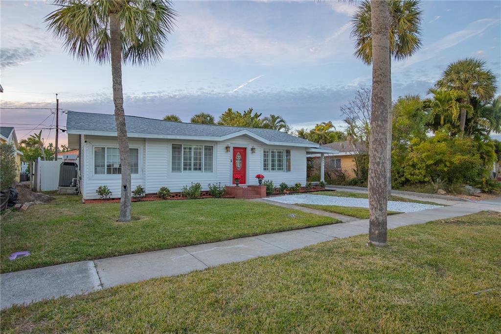944 BRUCE AVENUE, CLEARWATER BEACH, FL — photo 4 of 30