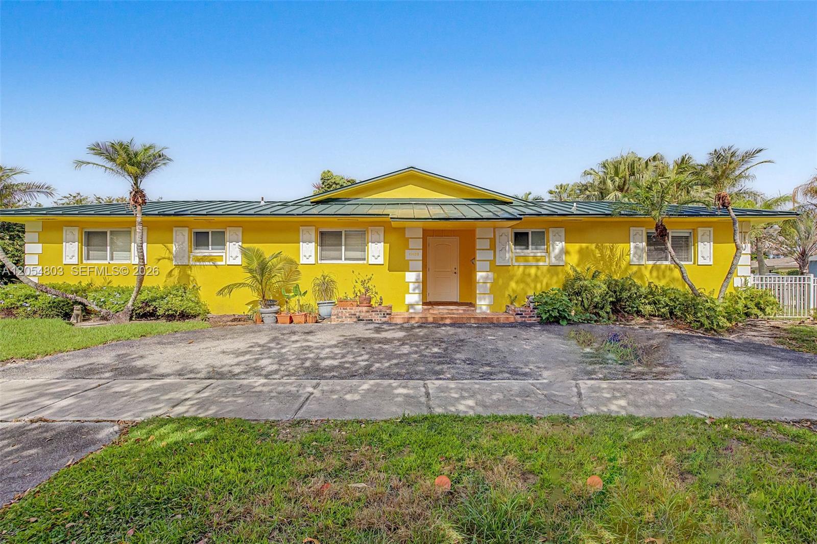 10650 SW 77th Ct, Pinecrest FL 33156