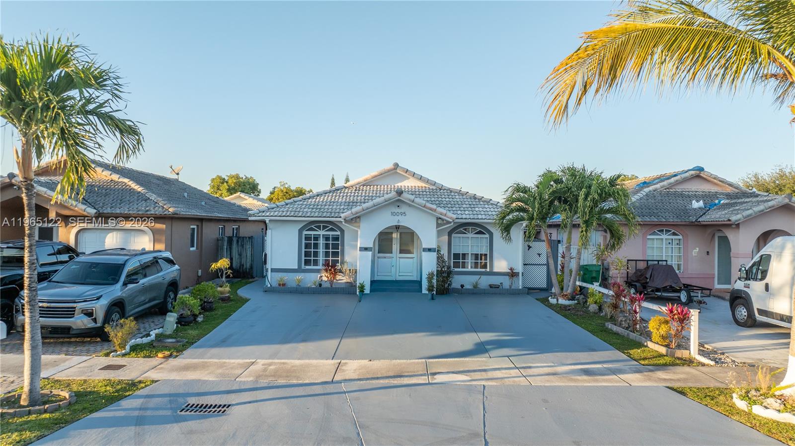 10095 NW 127th St, Hialeah Gardens FL 33018
