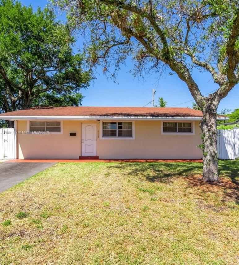 6441 Allen St, Hollywood FL 33024
