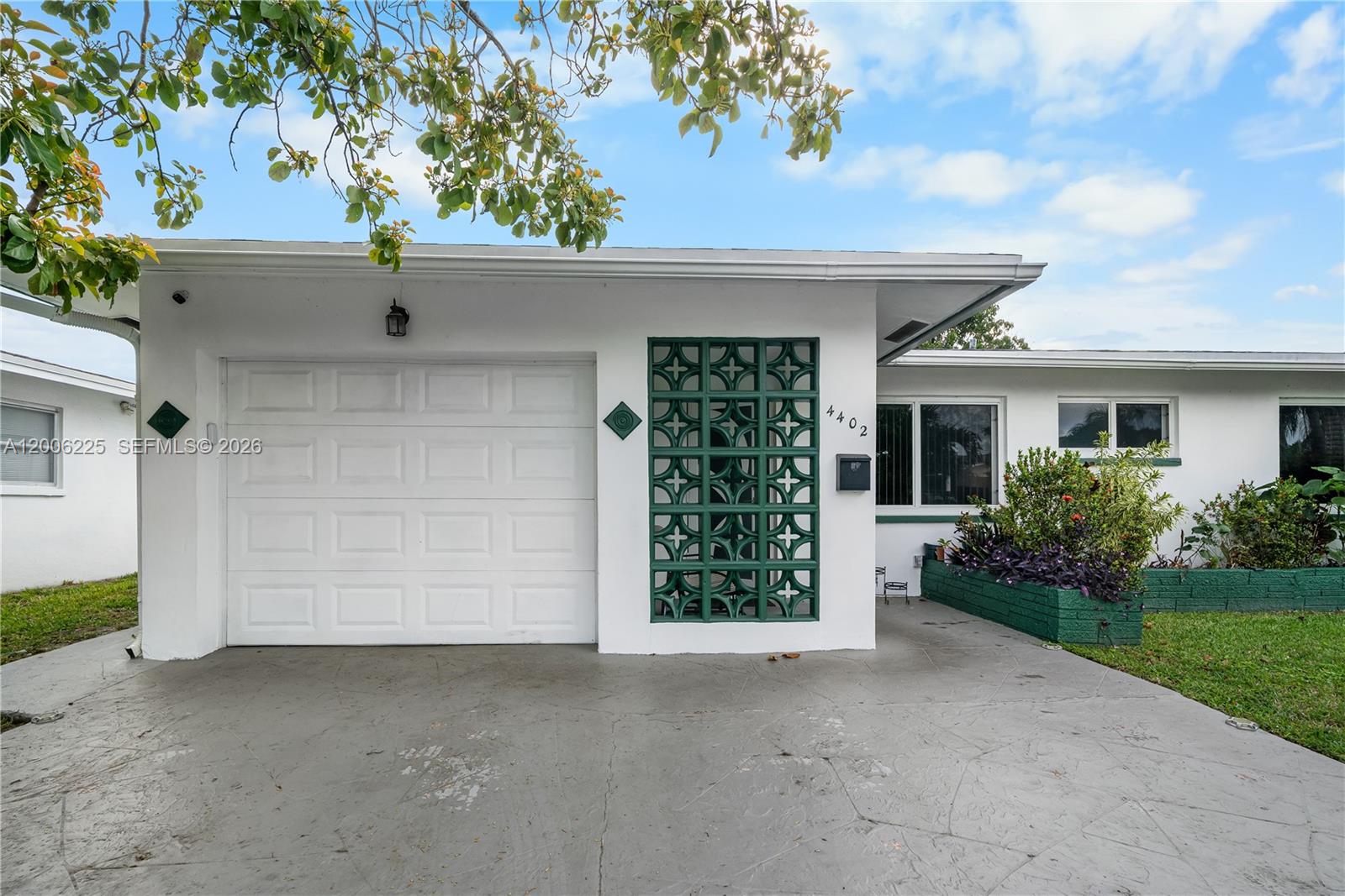 4402 NW 44th Ave, Tamarac FL 33319