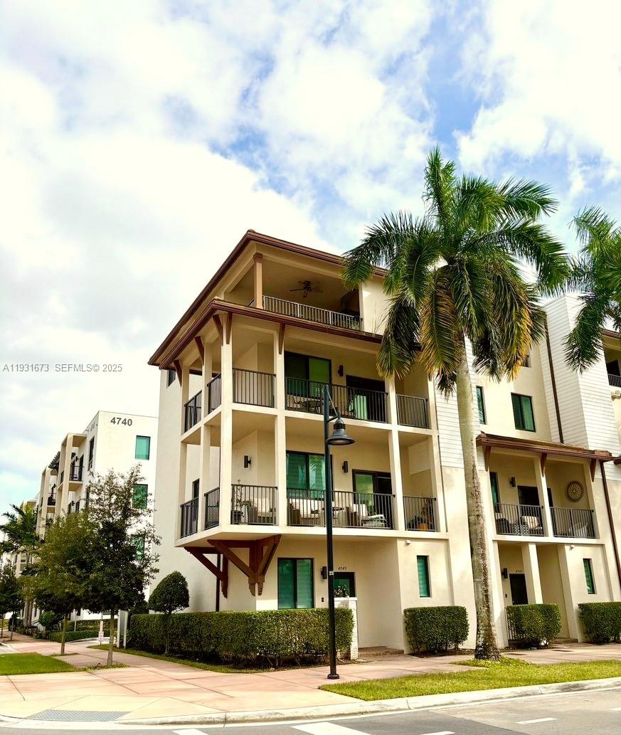 4749 NW 85th Ave, Doral FL 33166