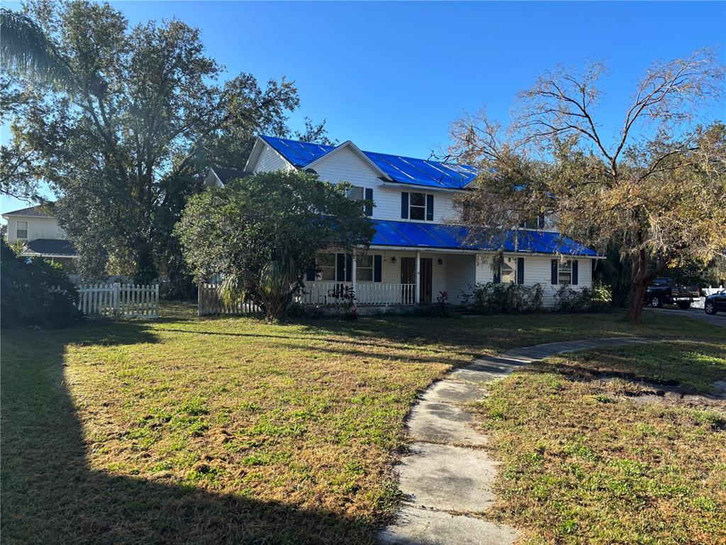 905 JOHN HUNTER COURT