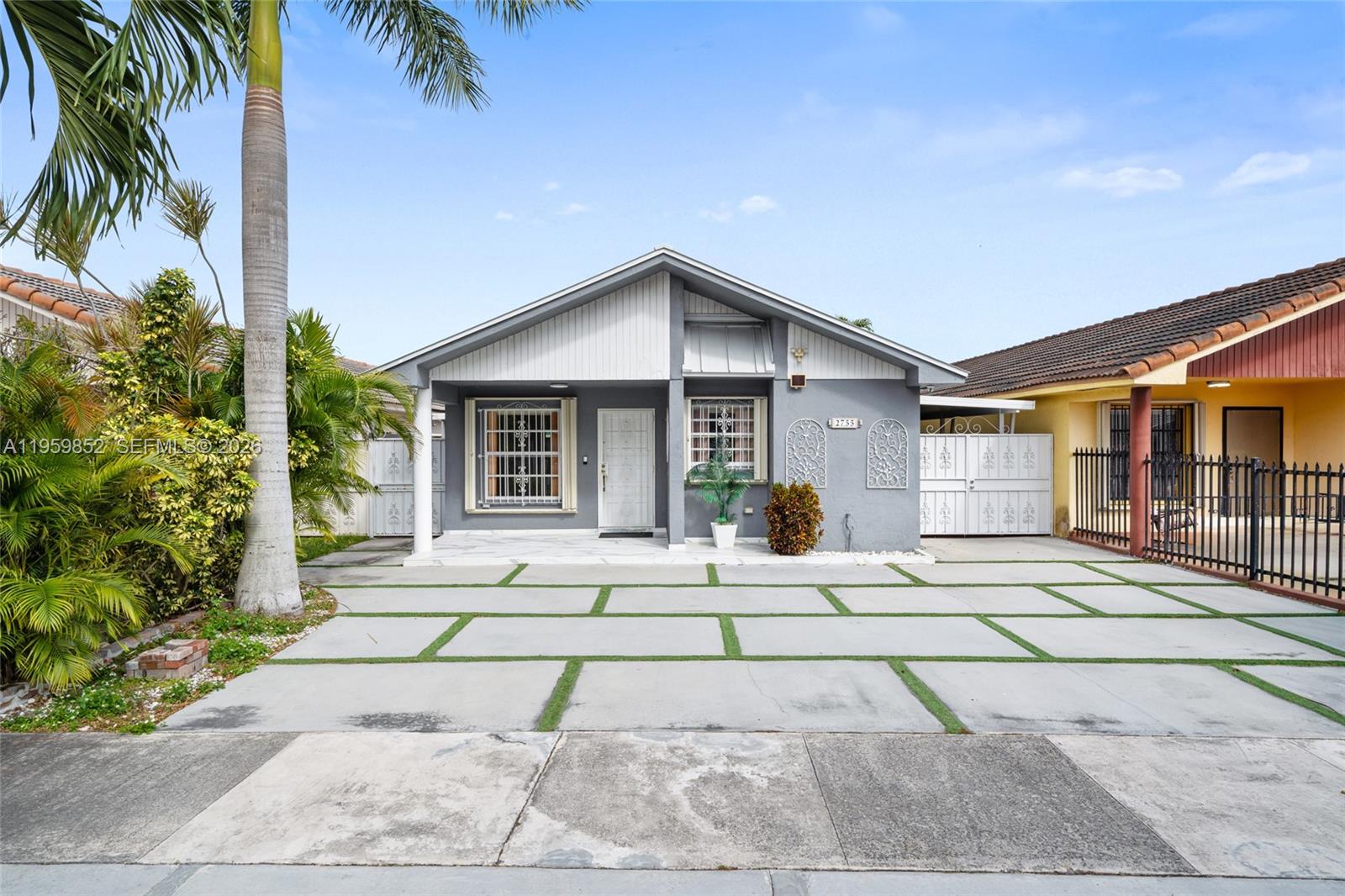 2755 W 74th St, Hialeah FL 33016