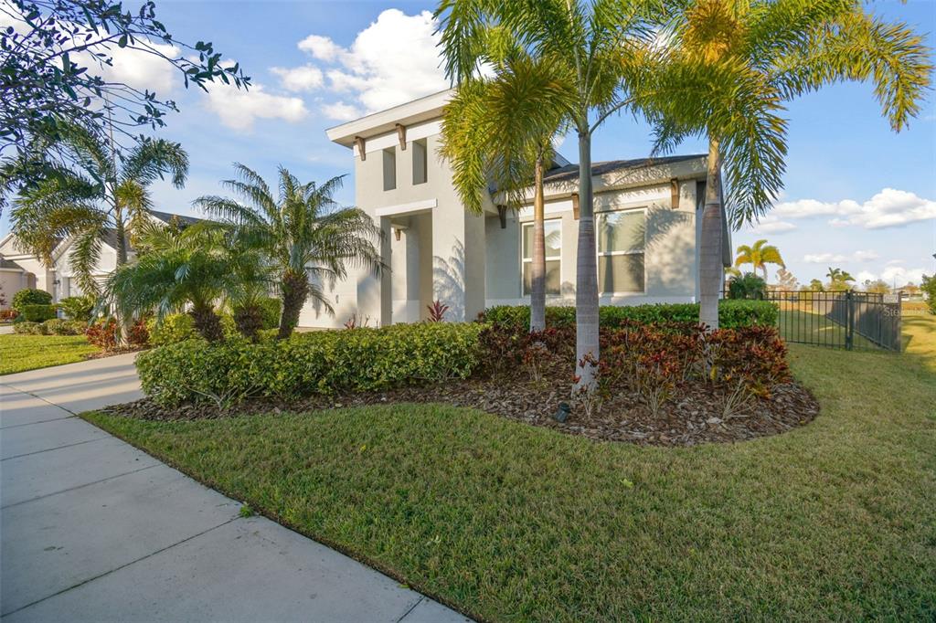 5424 SILVER SUN DRIVE