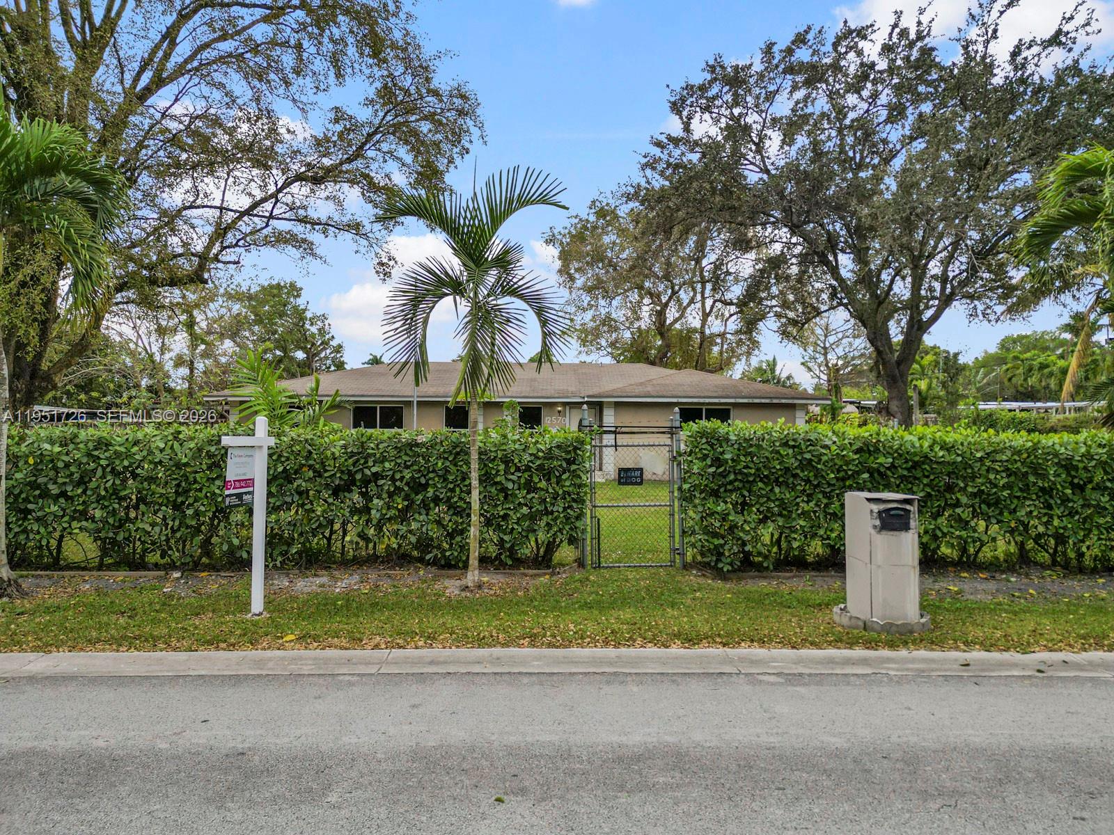 12570 SW 45th St, Miami FL 33175