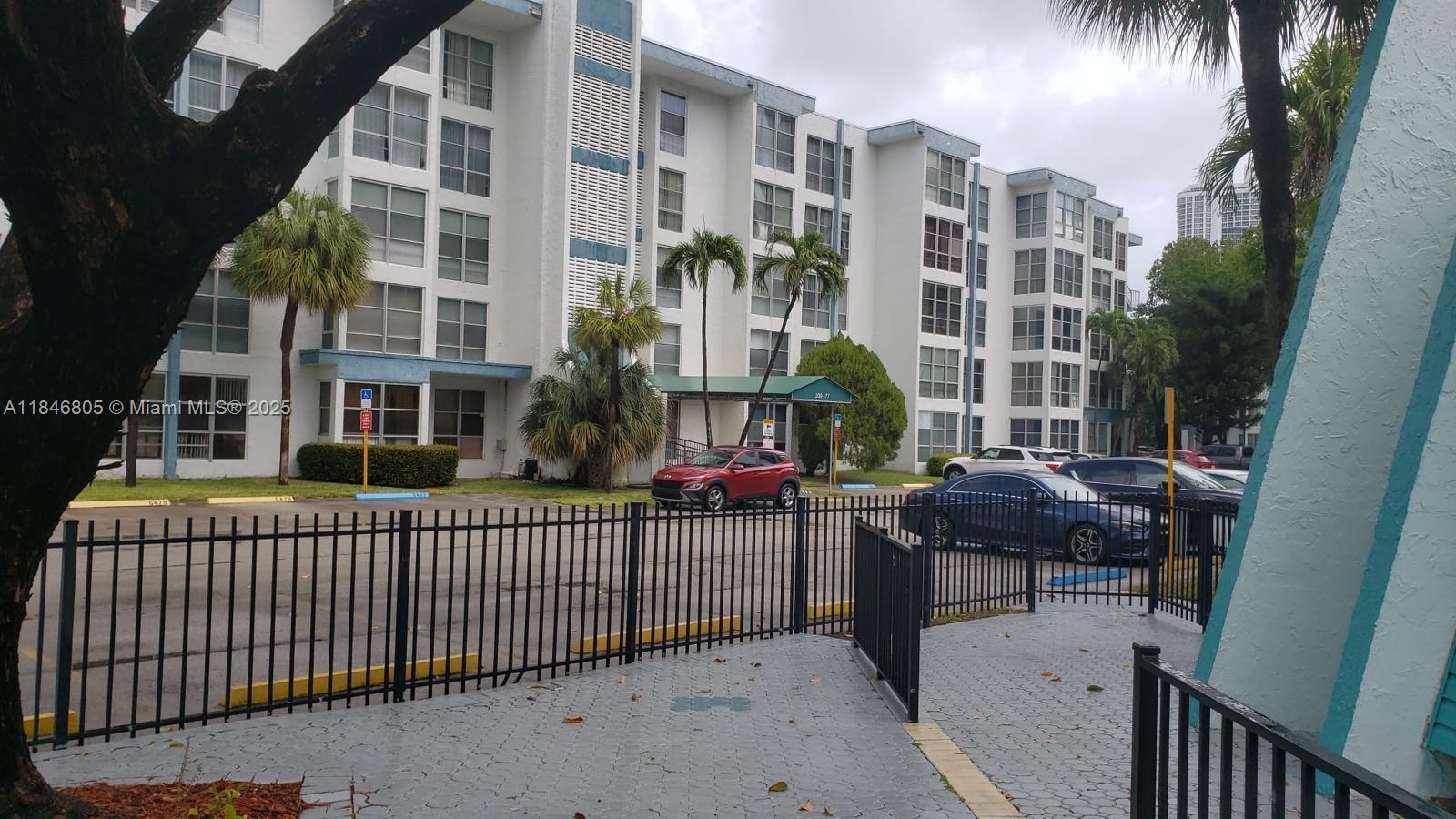 200 177th Dr # 3, Sunny Isles Beach FL 33160