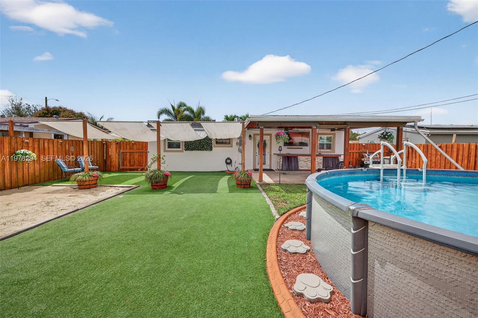 731 N 69th Ave, Hollywood FL 33024