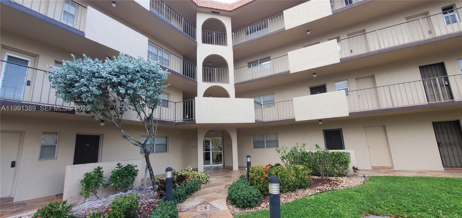 6361 N Falls Cir Dr # 106, Lauderhill FL 33319