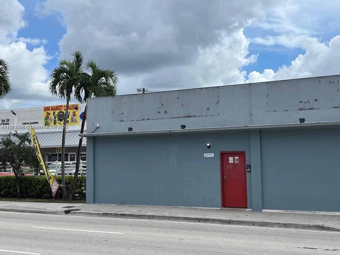 MIAMI, FL — photo 2 of 24