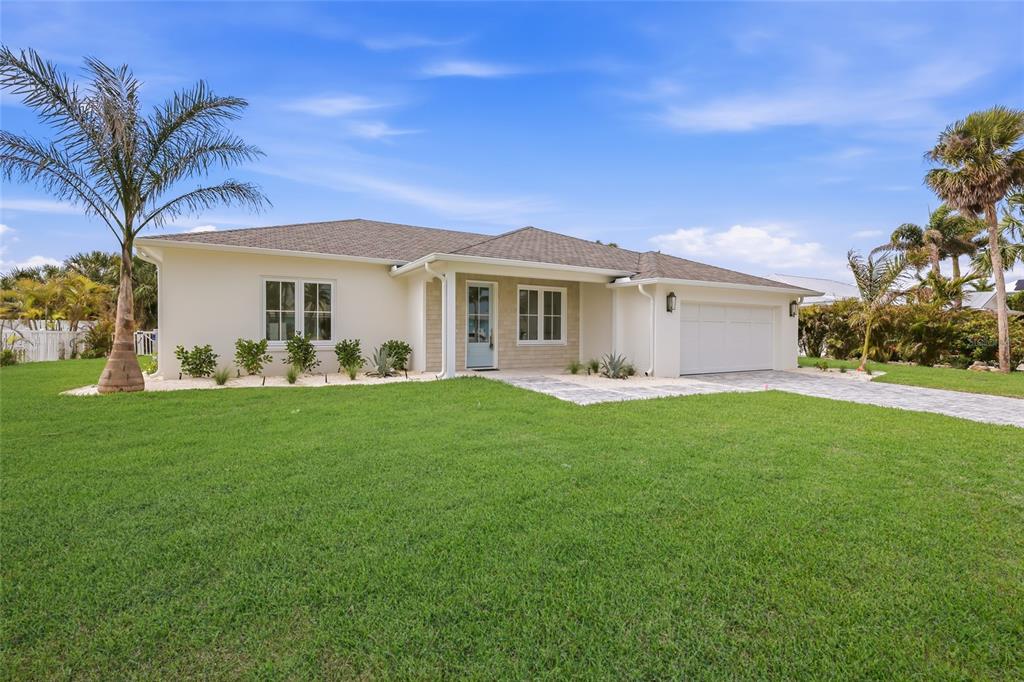 680 KEY ROYALE DRIVE, HOLMES BEACH, FL — photo 3 of 30