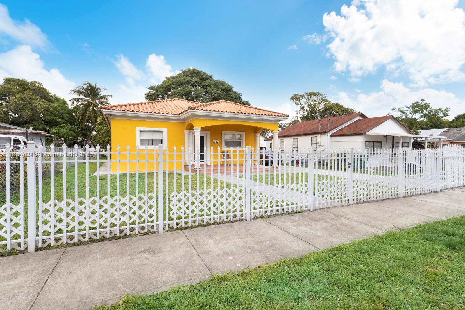 2757 NW 29th St, Miami FL 33142
