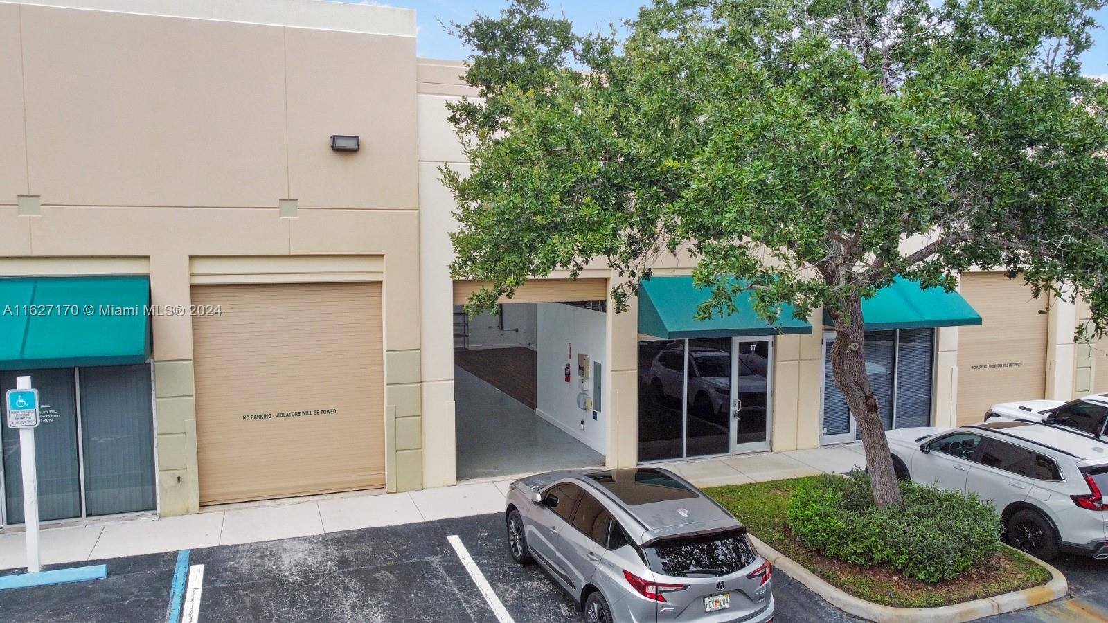 2950 Glades Cir # 17, Weston FL 33327