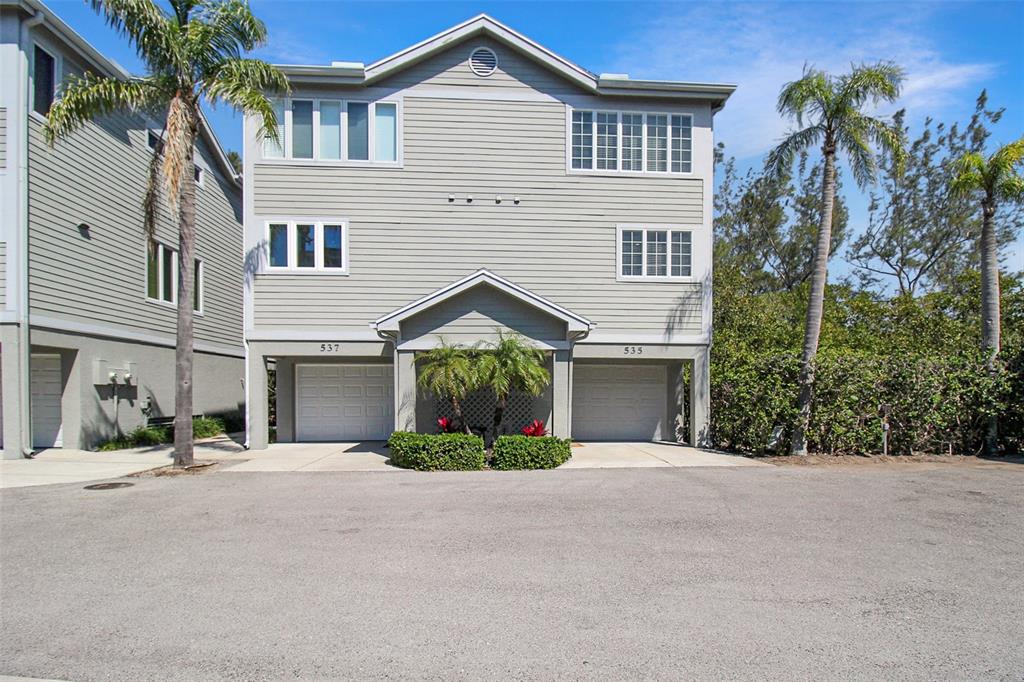 535 FOREST WAY