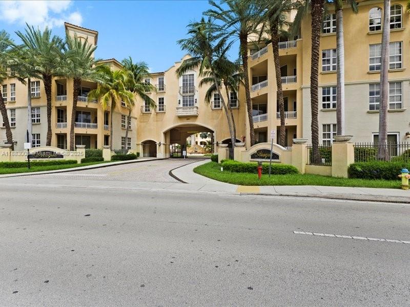 3001 NE 185th St # 121, Aventura FL 33180