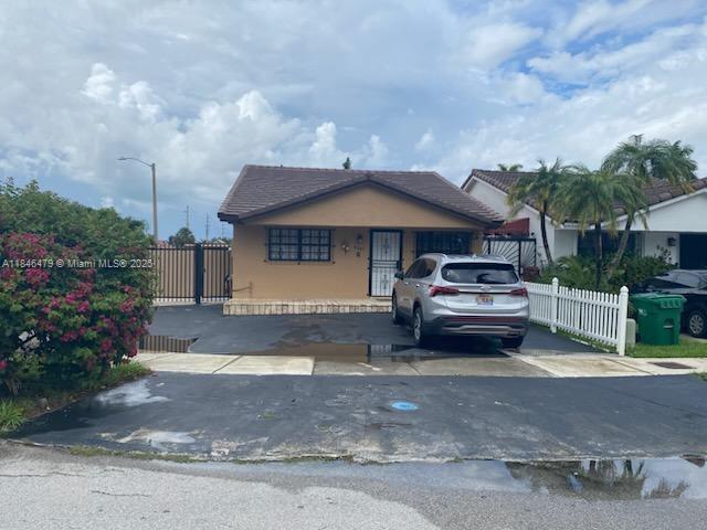 8889 NW 115th St, Hialeah Gardens FL 33018
