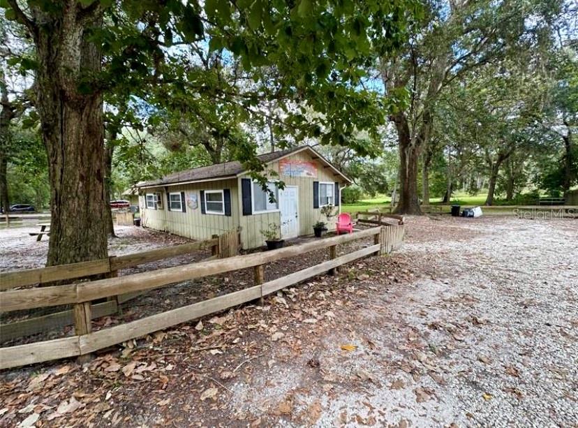 24392 LANARK ROAD, BROOKSVILLE, FL — photo 2 of 5