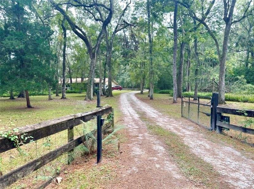 24392 LANARK ROAD, BROOKSVILLE, FL — photo 4 of 5