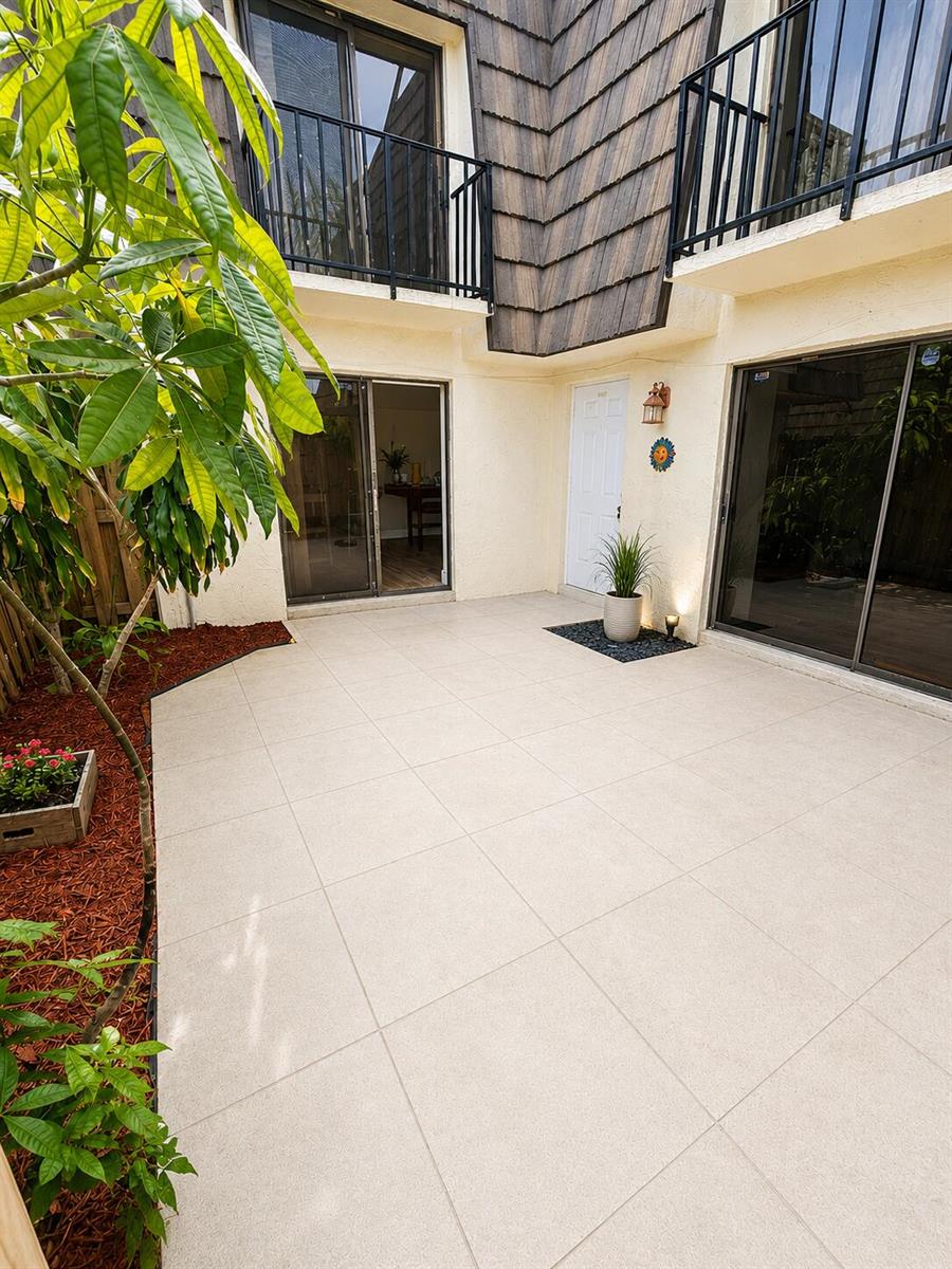 1534 FOREST LAKES Circle # D, West Palm Beach FL 33406