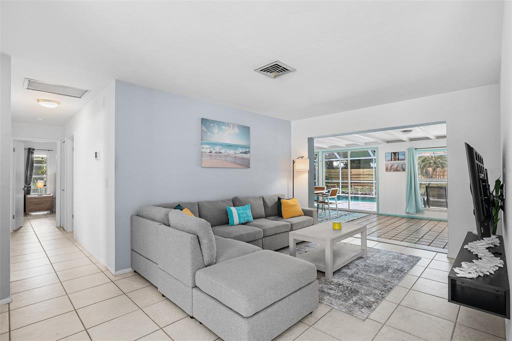 7460 MARIANA DRIVE, SARASOTA, FL — photo 4 of 30