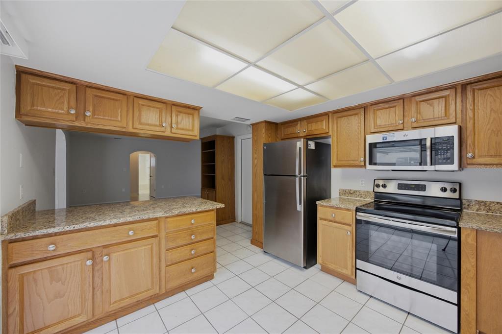 8207 DEDHAM DRIVE, PORT RICHEY, FL — photo 4 of 29
