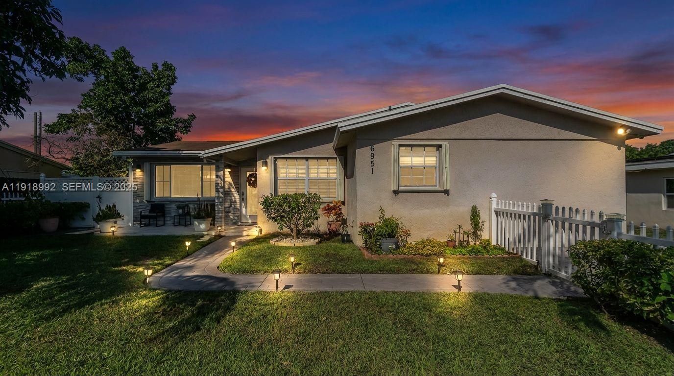6951 Liberty St, Hollywood FL 33024