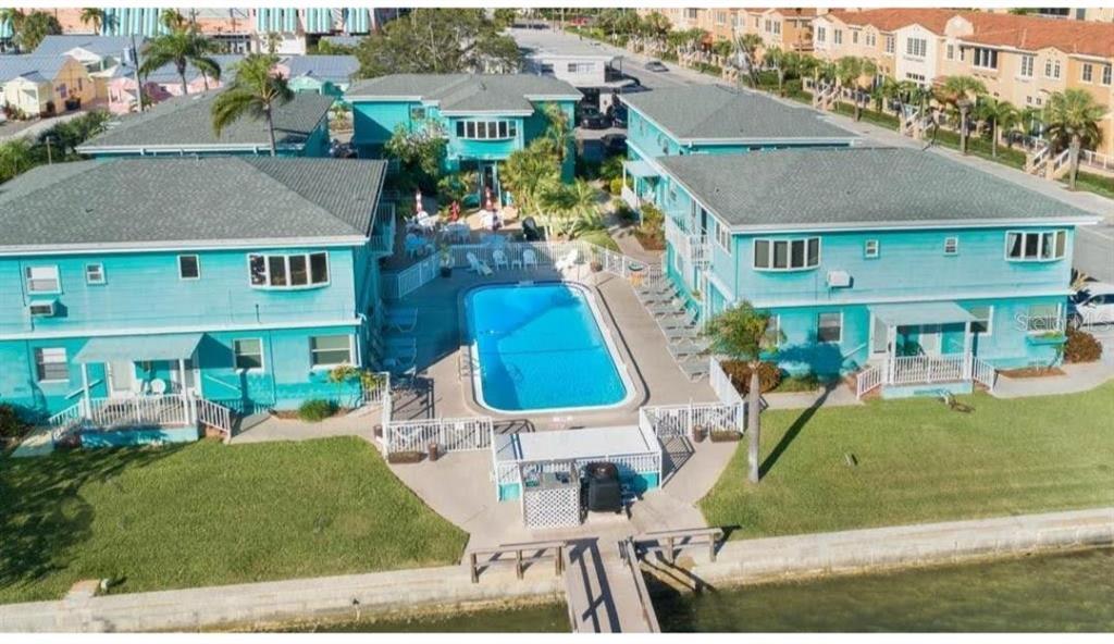 483 E SHORE DRIVE UNIT D6