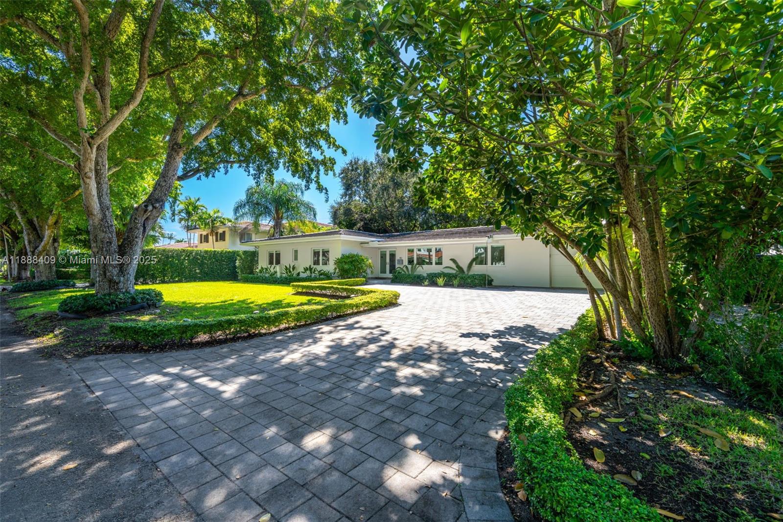 90 S Prospect Dr, Coral Gables FL 33133