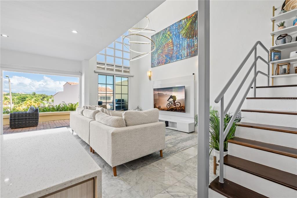 115 HARBOUR DRIVE UNIT 8