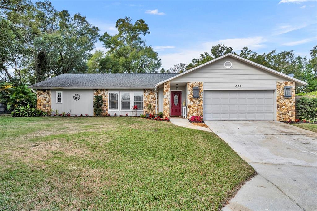 652 W CADILLAC DRIVE