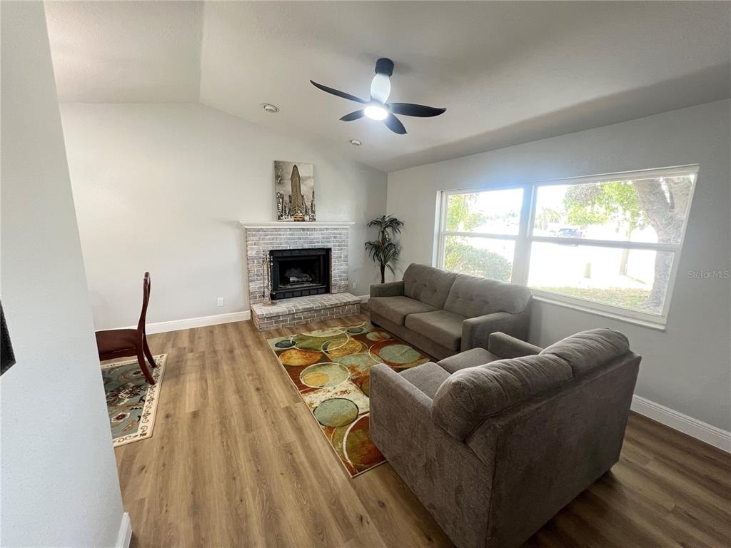 12195 71ST WAY, LARGO, FL — photo 3 of 30