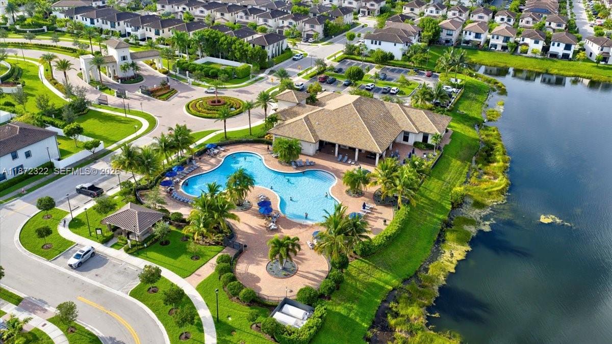9287 W 33rd Ln, Hialeah FL 33018