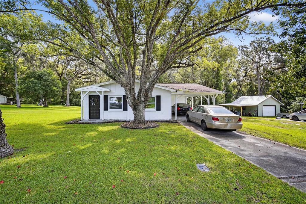 910 WHITEWAY DRIVE