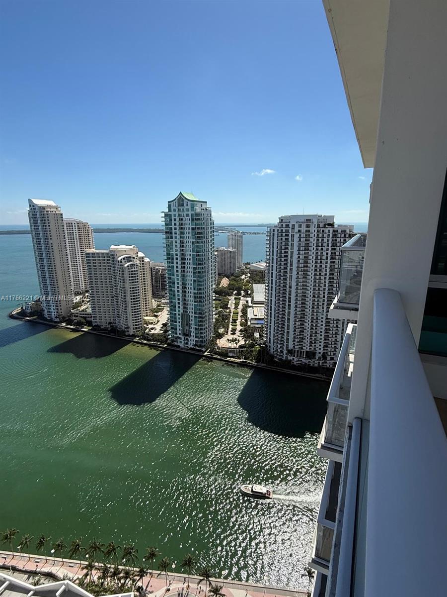 300 S Biscayne Blvd # 3716, Miami FL 33131